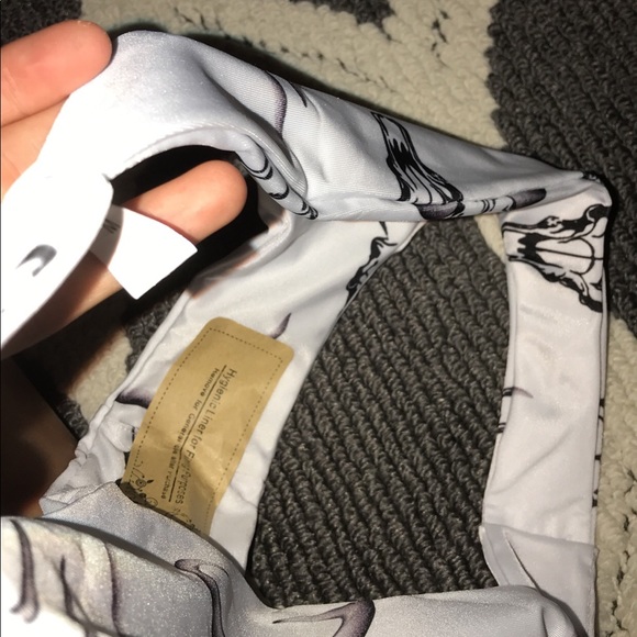 SWIMSUIT TOP AND BOTTOM BRAND NEW - Picture 3 of 3